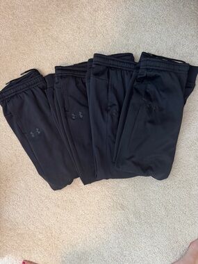 Under Armour Black Youth XL Boys Athletic Joggers - Set of 4